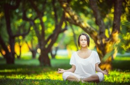 IM电竞博彩平台及app推荐-莎拉波娃回归赛场，大胜首场状态亮眼，皇家马德里观众沸腾！